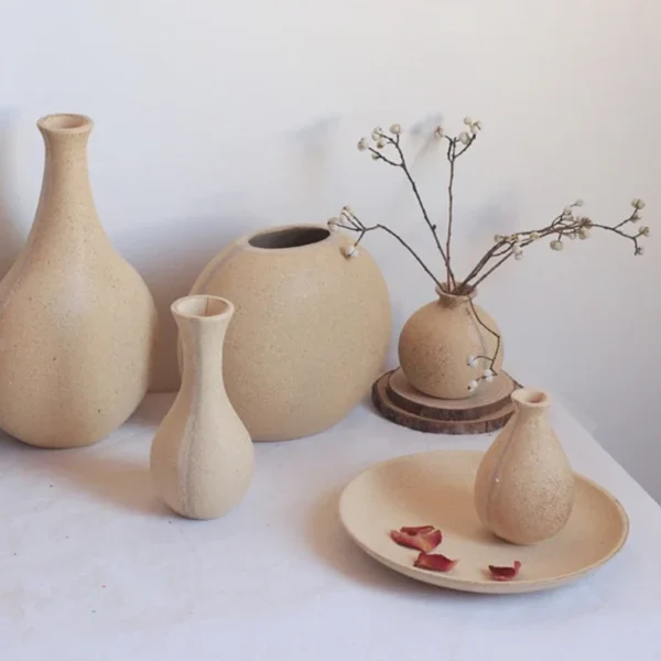 Retro Wooden Flower Vase with Silk Hydrangea Bouquet - Image 5