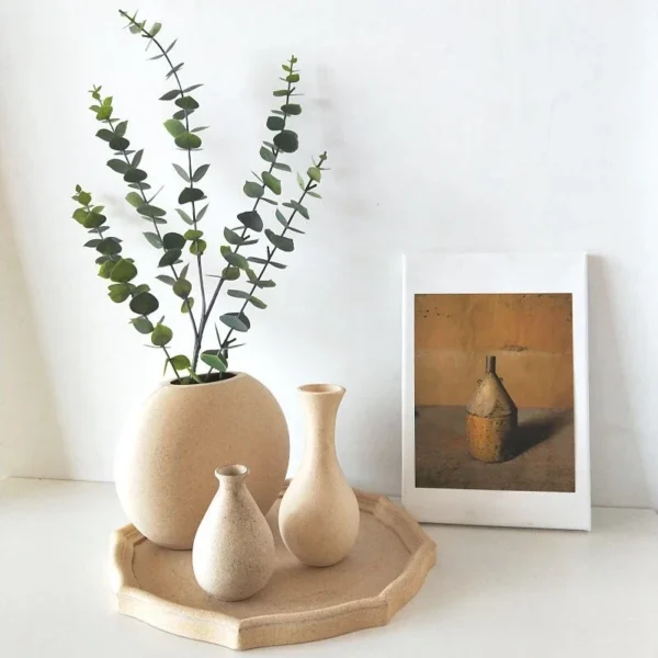 Retro Wooden Flower Vase with Silk Hydrangea Bouquet - Image 3