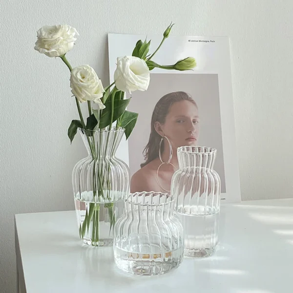 Clear Glass Bud Vase – Mini Hydroponic Wedding Decor - Image 3