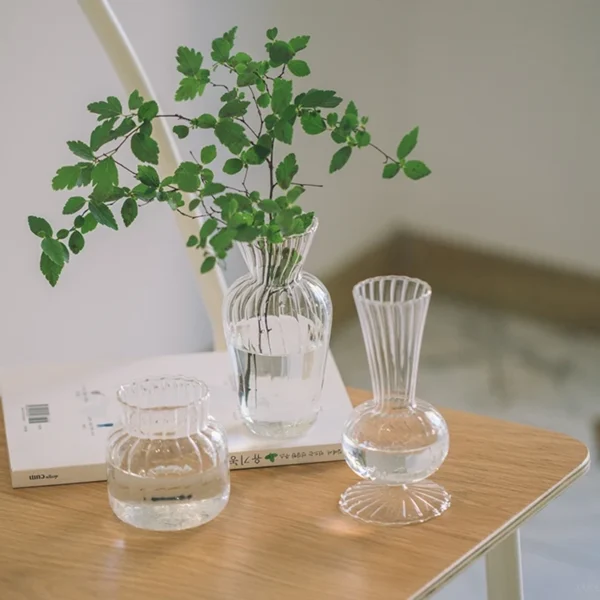 Clear Glass Bud Vase – Mini Hydroponic Wedding Decor